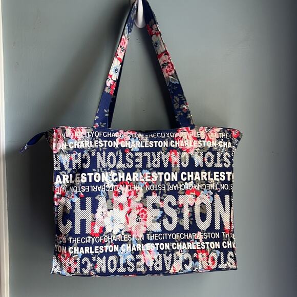 Robin Ruth | Charleston Lover Tourist Souvenir Travel Tote Bag - Picture 2 of 8